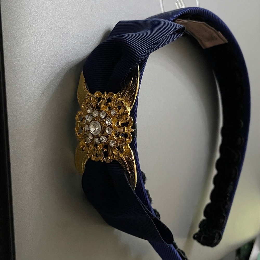 4/$20. Cherry Chau Padded Textured Headband with Swarovski Crystal (Bow Design)